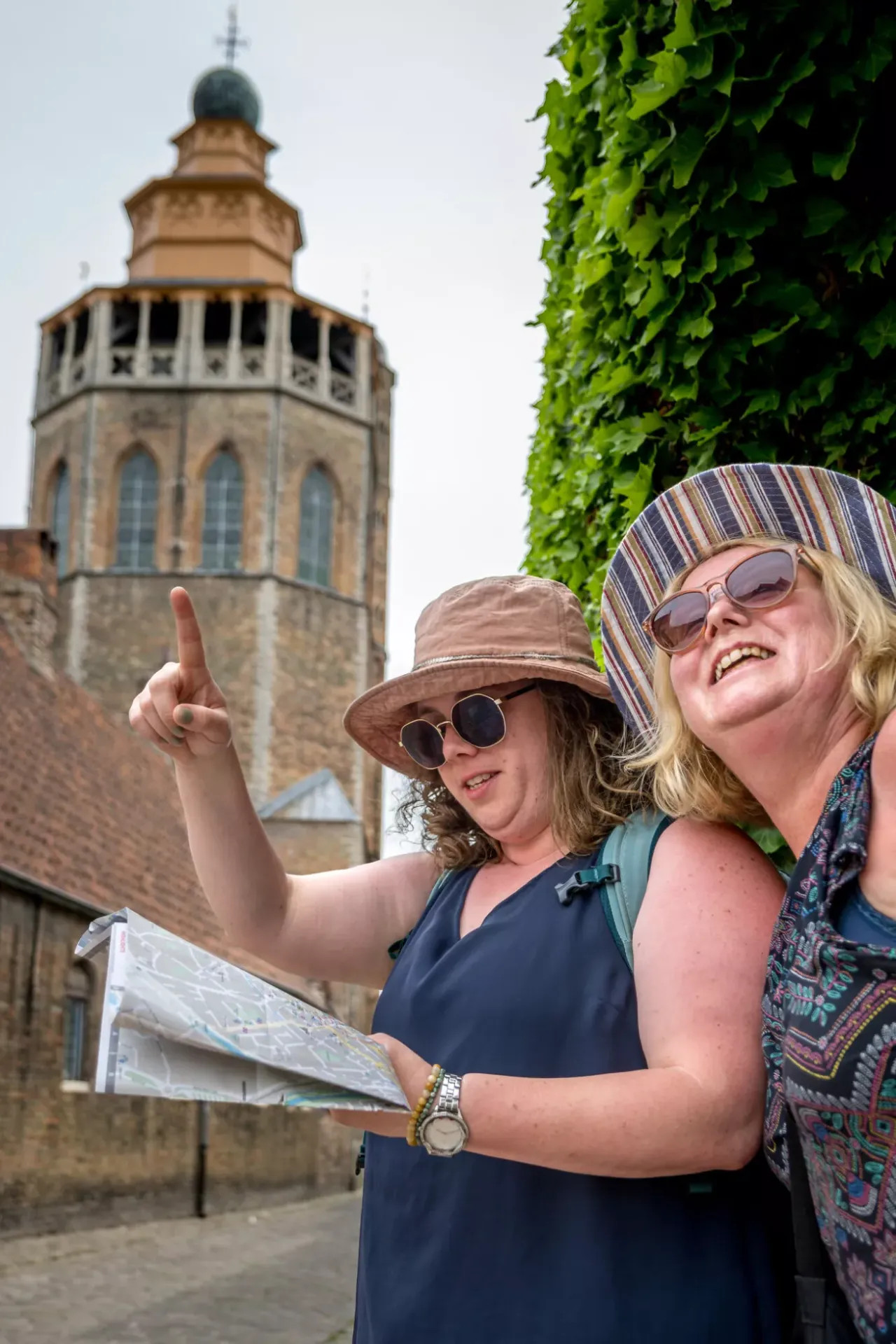 Skip the apps. Discover why a live, private guide offers unmatched storytelling that makes a private tour in Bruges truly unforgettable.